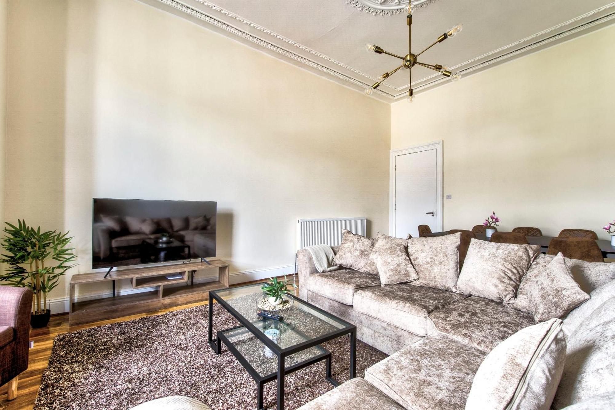 Stunning 5 Bedroom Apt, Close To City Centre, Sec, Hydro And Motorway Glasgow Buitenkant foto